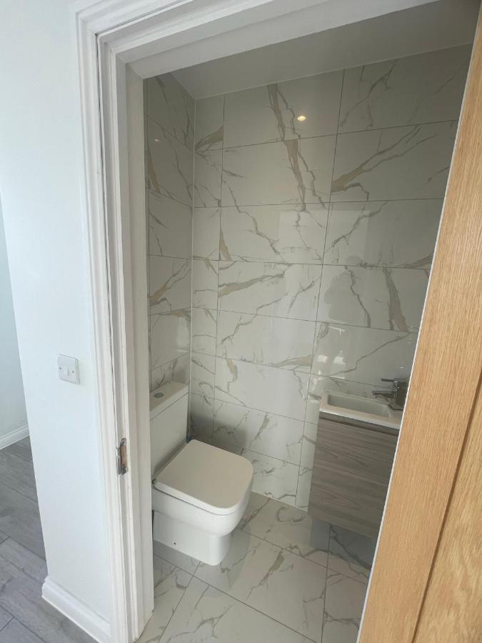 2A Seymour Road Villa Sutton  Buitenkant foto