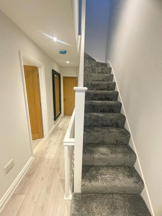 2A Seymour Road Villa Sutton  Buitenkant foto
